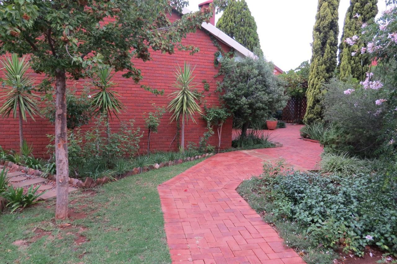 Camelia Guest House บลูมฟอนเทน ภายนอก รูปภาพ