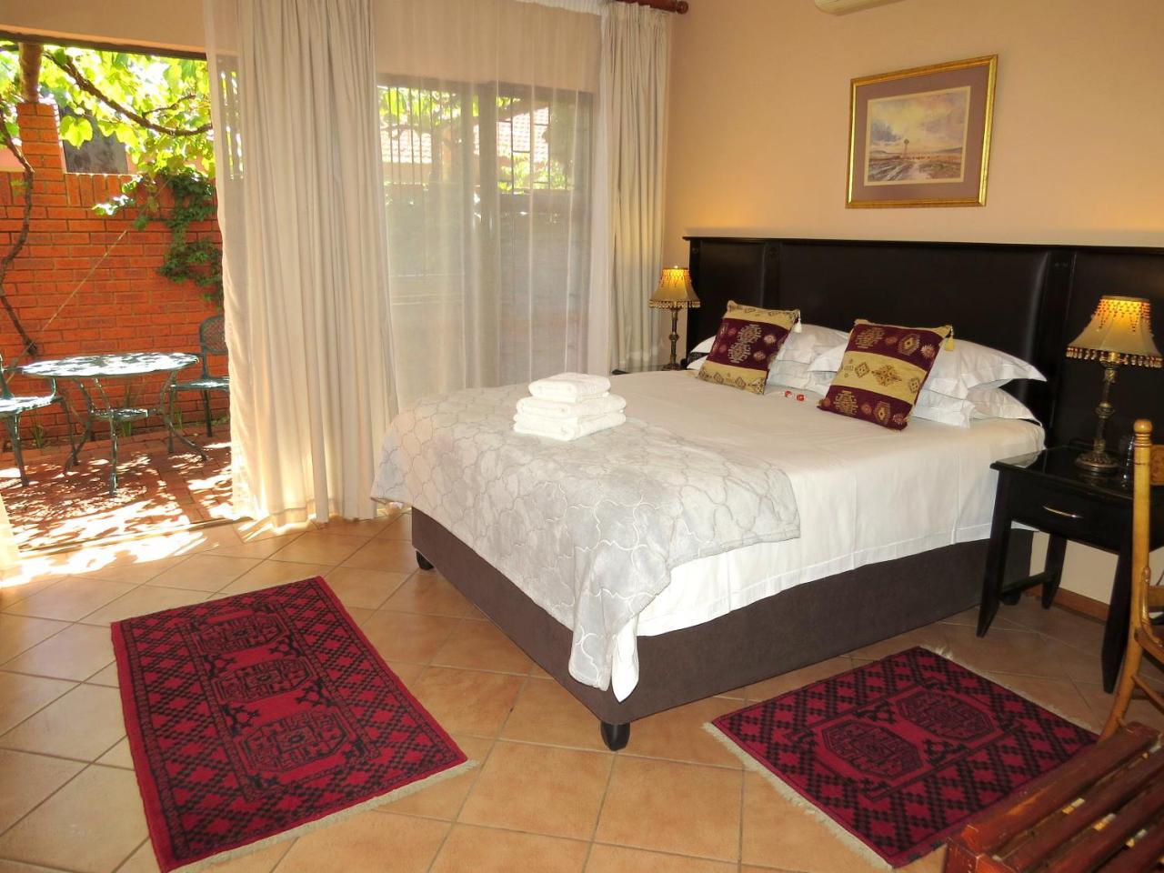 Camelia Guest House บลูมฟอนเทน ภายนอก รูปภาพ