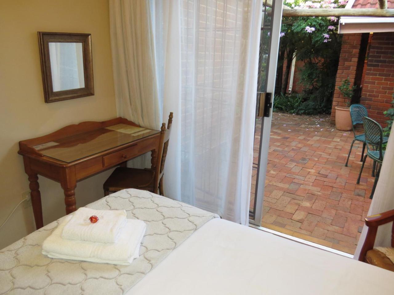 Camelia Guest House บลูมฟอนเทน ภายนอก รูปภาพ